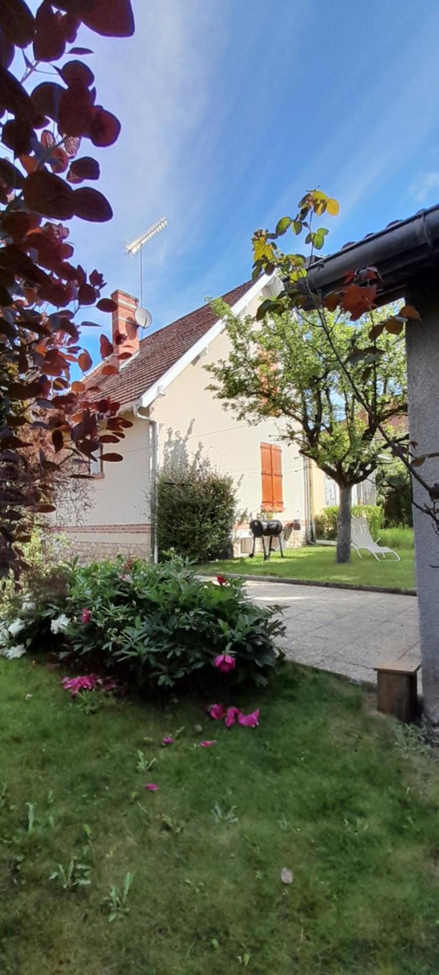 Un Brin De Bonheur Troyes Exterior foto